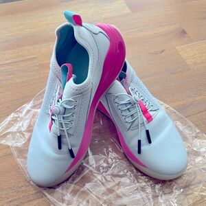 Cloves Womena Light Blue and Pink Sneakers